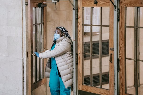 Comment les nouvelles politiques gouvernementales affectent-elles le marché immobilier ?